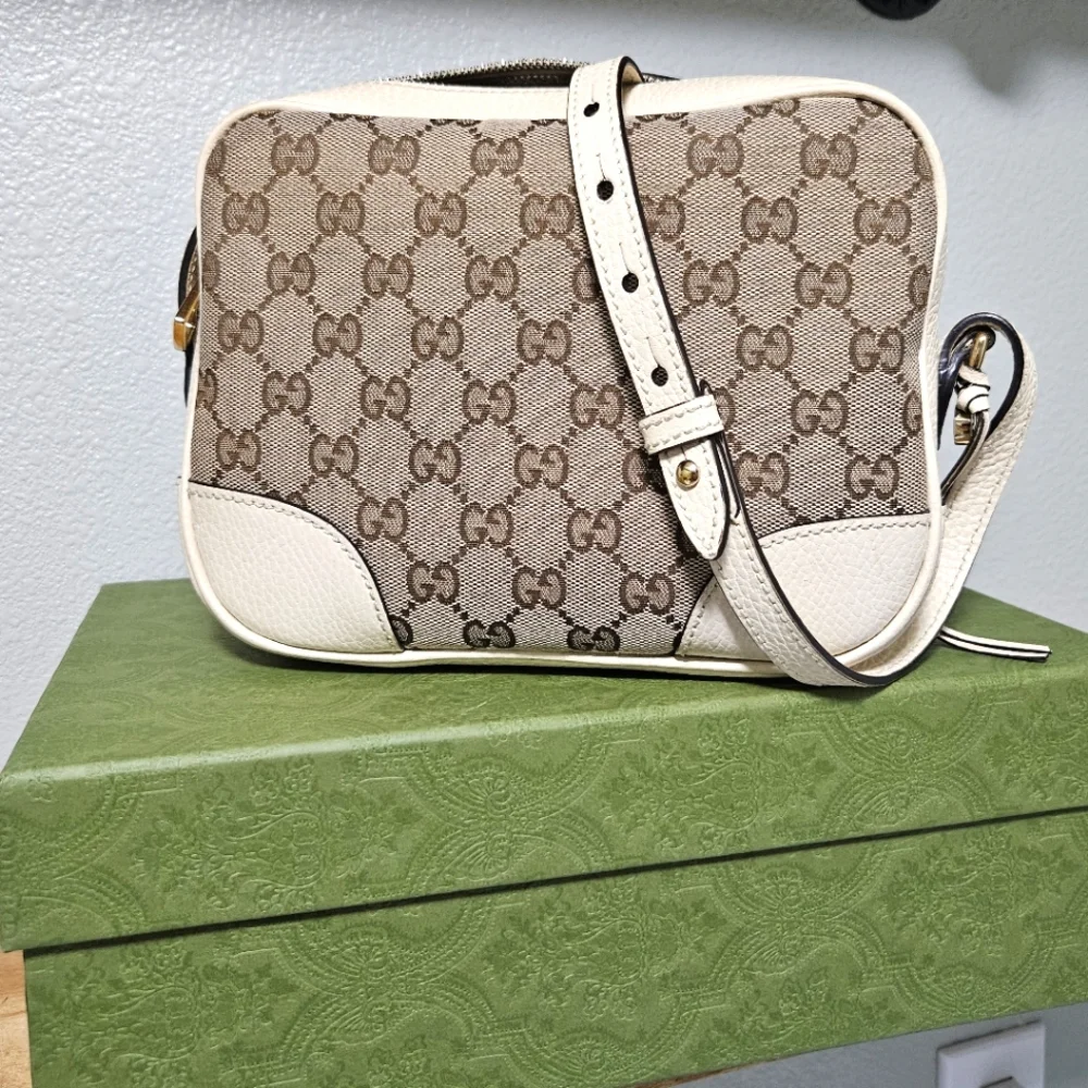 ๐ SOLD๐ Gucci Bree Supreme Crossbody Bag Ivory - Picture 1 of 11